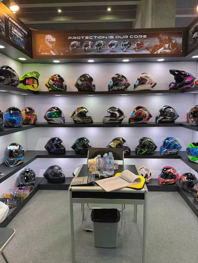 Le règlement sur les casques 2026 entre officiellement en vigueur : la norme ECE22.06 est entièrement déployée, les anciens casques sont menacés d'élimination progressive