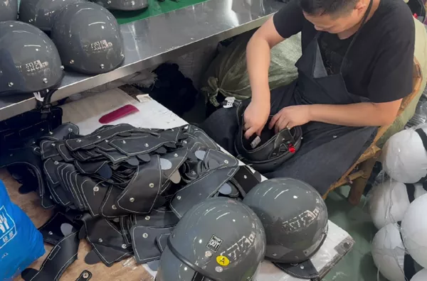 Comment un fournisseur professionnel de casques de moto garantit-il un service après-vente fiable à l’étranger ?